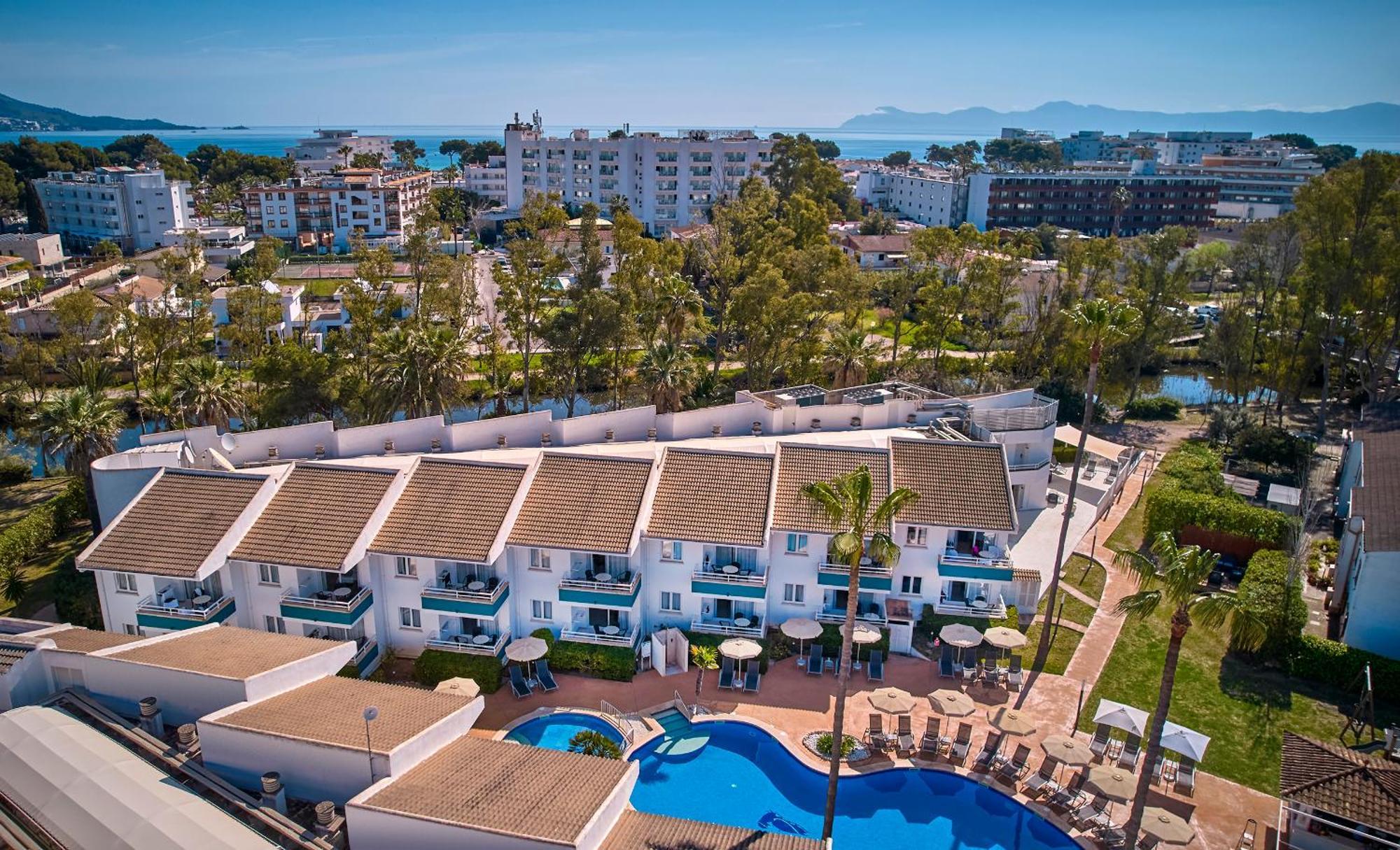 Universal Aparthotel Elisa Playa de Muro  Exterior foto